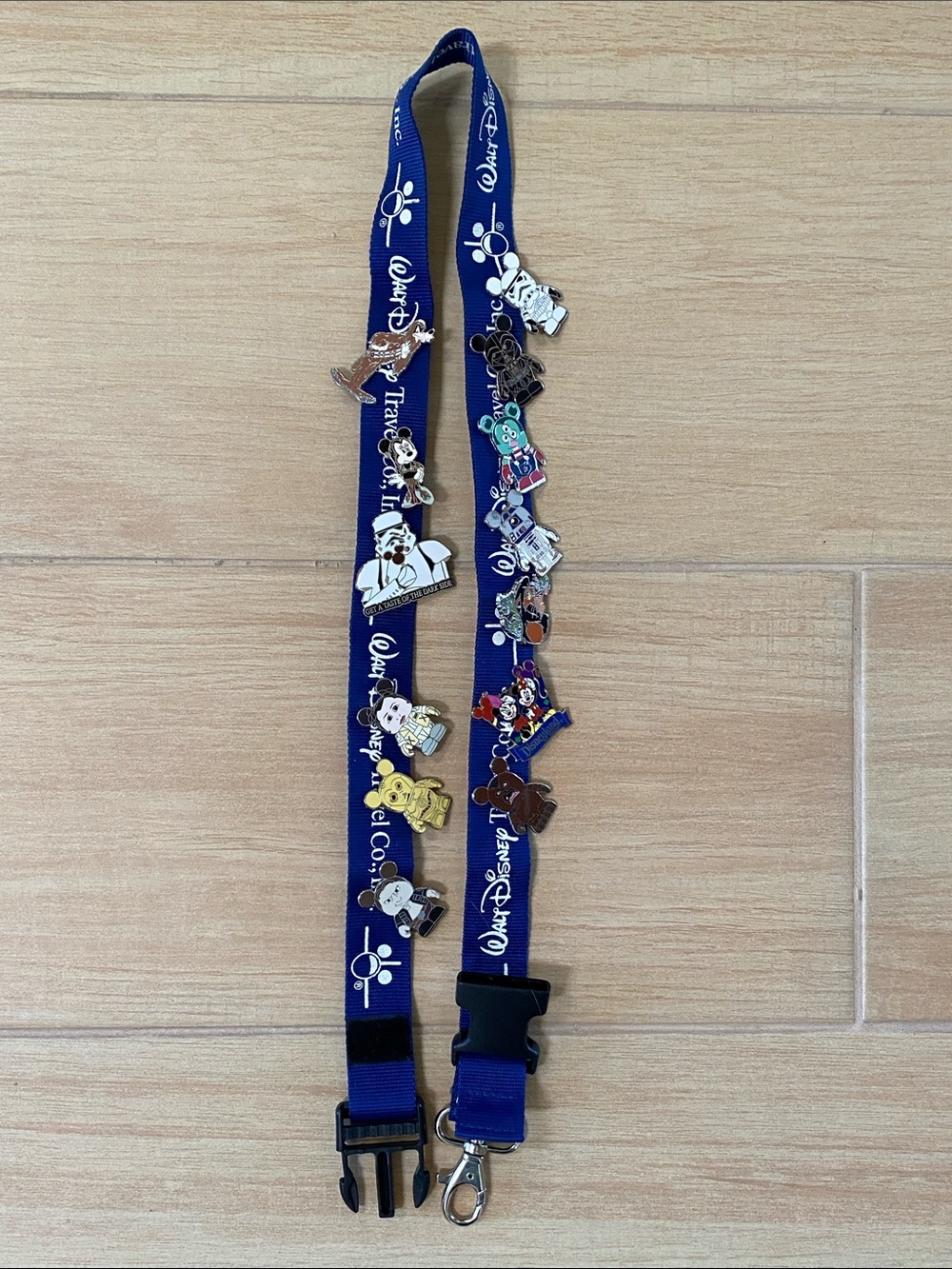 Disney Lanyard with Star Wars and Lion King Collectible Pins Vinylmation